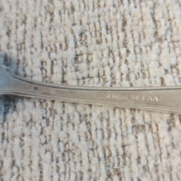 Rogers silver plate 7 baby size spoons - Picture 3 of 3